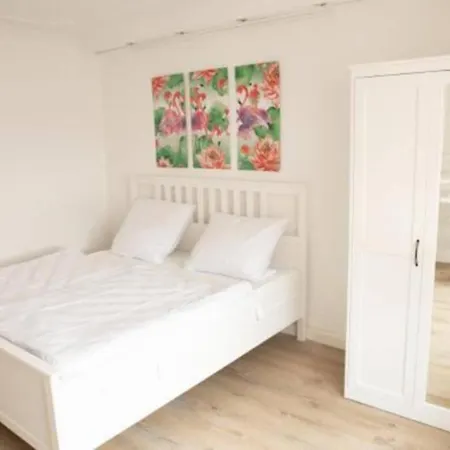 Mitte, Neu Renoviertes Haus Prázdninový dům *