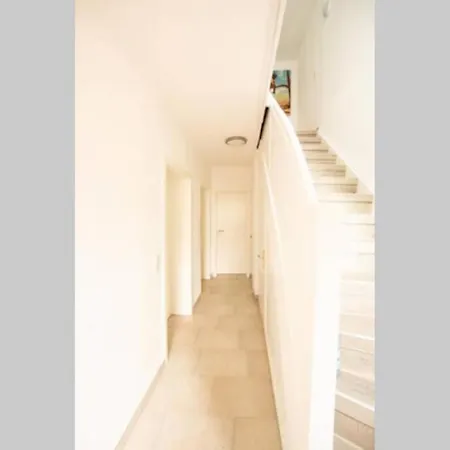 Mitte, Neu Renoviertes Haus Prázdninový dům Brühl